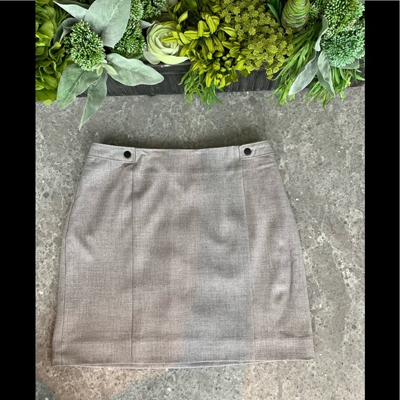 H&M gray mini skirt - Picture 2 of 7